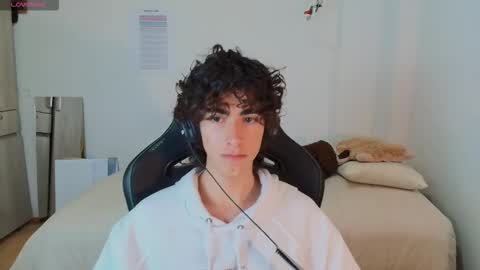 lucas_xo online show from February 15, 1:13 am