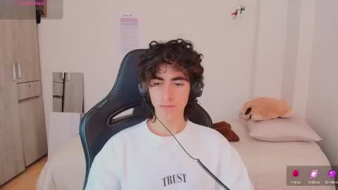 lucas_xo online show from February 17, 5:08 pm