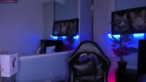 lucascarterr online show from November 19, 3:39 am