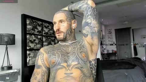 Snapshot of lucasexclusive chatting on December 7, 8:11 am lucasexclusive online show from December 7, 8:11 am