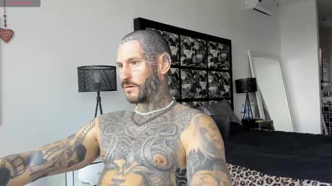 Snapshot of lucasexclusive chatting on January 3, 3:16 am lucasexclusive online show from January 3, 3:16 am