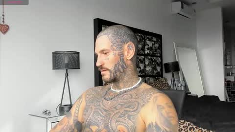 Snapshot of lucasexclusive chatting on January 4, 4:23 am lucasexclusive online show from January 4, 4:23 am