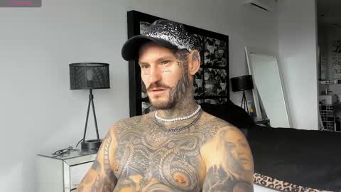 Snapshot of lucasexclusive chatting on January 7, 3:35 am lucasexclusive online show from January 7, 3:35 am