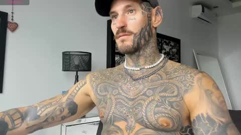 Snapshot of lucasexclusive chatting on January 25, 4:23 am lucasexclusive online show from January 25, 4:23 am