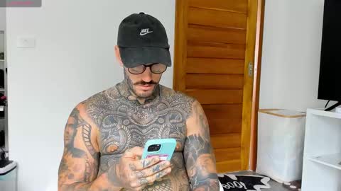 Snapshot of lucasexclusive chatting on October 8, 7:17 am lucasexclusive online show from October 8, 7:17 am