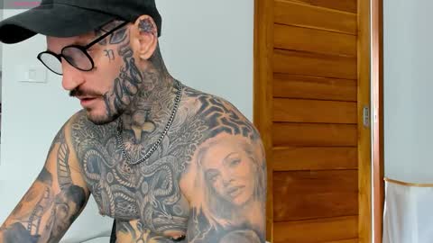 Snapshot of lucasexclusive chatting on October 20, 7:20 am lucasexclusive online show from October 20, 7:20 am