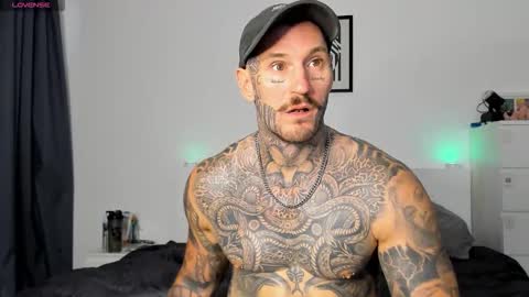 Snapshot of lucasexclusive chatting on November 1, 7:21 am lucasexclusive online show from November 1, 7:21 am