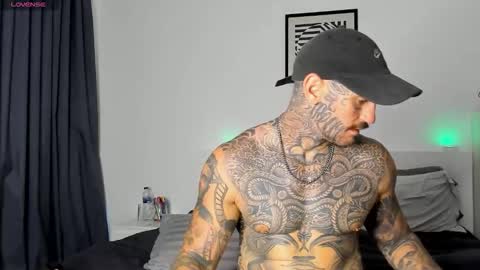 Snapshot of lucasexclusive chatting on November 3, 9:43 am lucasexclusive online show from November 3, 9:43 am