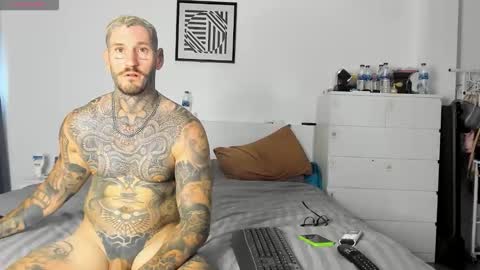 Snapshot of lucasexclusive chatting on November 17, 5:57 am lucasexclusive online show from November 17, 5:57 am