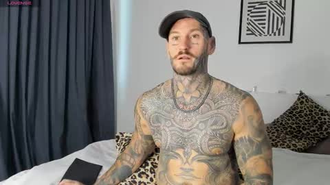 Snapshot of lucasexclusive chatting on November 23, 5:18 am lucasexclusive online show from November 23, 5:18 am