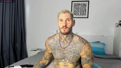 Snapshot of lucasexclusive chatting on November 26, 8:26 am lucasexclusive online show from November 26, 8:26 am