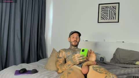 Snapshot of lucasexclusive chatting on December 14, 5:02 am lucasexclusive online show from December 14, 5:02 am