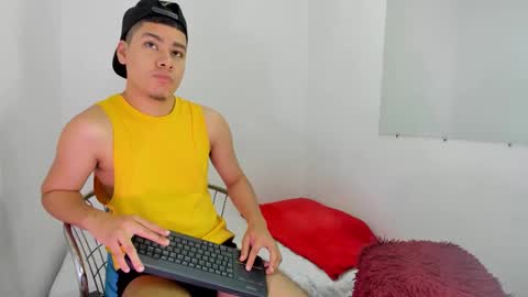 Snapshot of lucastorrez01 chatting on February 6, 2:42 pm LUCAS TORREZ online show from February 6, 2:42 pm