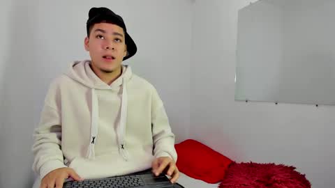 Snapshot of lucastorrez01 chatting on February 16, 6:20 am LUCAS TORREZ online show from February 16, 6:20 am