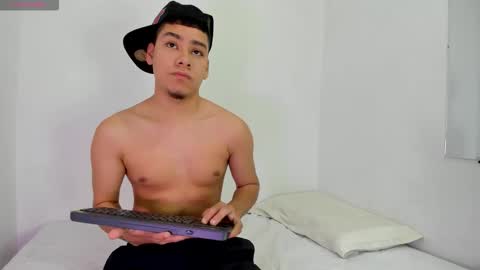 Snapshot of lucastorrez01 chatting on February 26, 2:10 am LUCAS TORREZ online show from February 26, 2:10 am