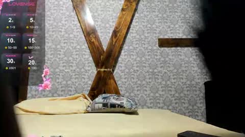 MIA HOT online show from February 11, 12:16 pm