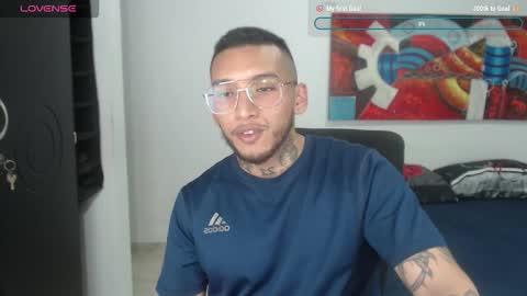 Snapshot of lucavanden chatting on October 28, 10:45 pm Luca Vanden online show from October 28, 10:45 pm