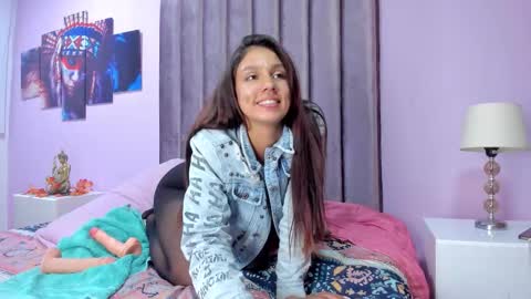 Snapshot of luci_ramirez chatting on November 19, 4:01 am Luciana Ramirez Sofia Collins online show from November 19, 4:01 am