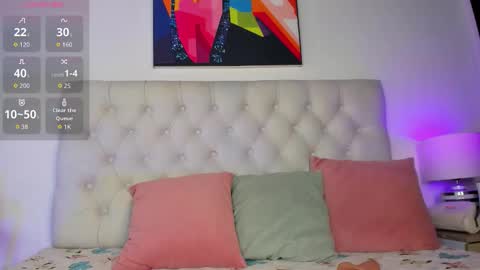 Snapshot of lucia_rosee chatting on November 15, 5:20 pm Lucia online show from November 15, 5:20 pm