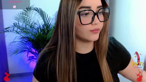 lucia star  online show from March 27, 11:15 pm