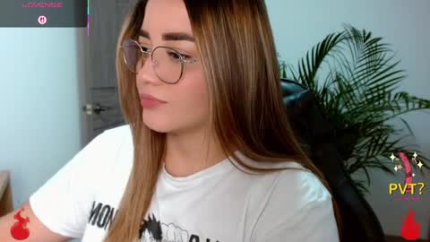 lucia star  online show from April 16, 9:39 pm