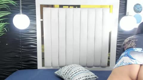 Lucia Vonne online show from January 25, 12:05 pm