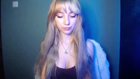 Snapshot of luciacam20 chatting on November 11, 1:44 pm Lucy online show from November 11, 1:44 pm