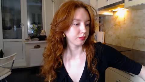 Snapshot of luciacoy chatting on February 5, 7:20 pm Lucia online show from February 5, 7:20 pm