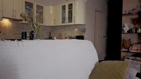 Snapshot of luciacoy chatting on October 4, 3:21 pm Lucia online show from October 4, 3:21 pm