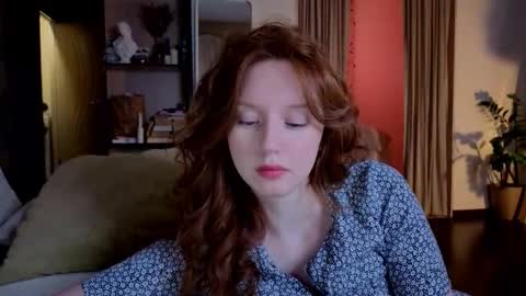 Snapshot of luciacoy chatting on October 28, 6:21 pm Lucia online show from October 28, 6:21 pm