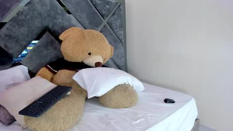 Snapshot of luciagray chatting on October 24, 9:33 pm Lucia Gray online show from October 24, 9:33 pm