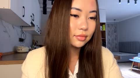 Snapshot of lucialostroh chatting on October 26, 12:33 pm Kira online show from October 26, 12:33 pm