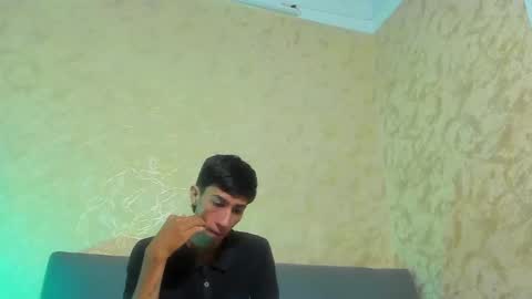 Snapshot of lucian_davii chatting on November 15, 12:34 pm Pirulo online show from November 15, 12:34 pm