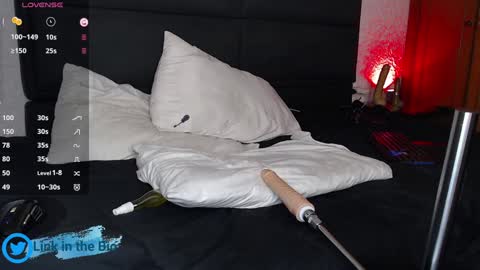 Snapshot of lucian_s_ chatting on December 21, 10:51 pm Lucian S online show from December 21, 10:51 pm