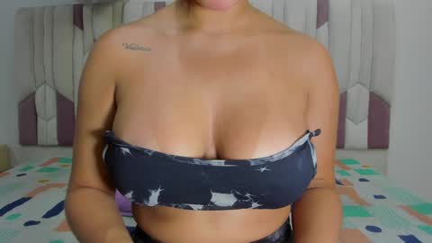 Snapshot of luciana_jam_ chatting on February 8, 3:30 am instagram luciana417 online show from February 8, 3:30 am