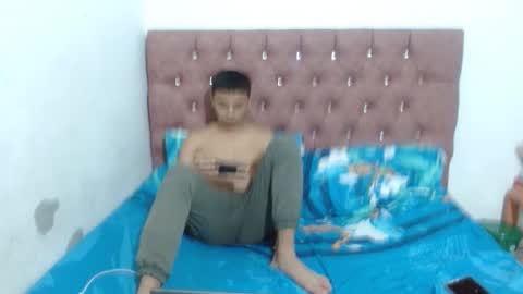 Snapshot of luciana_rober chatting on November 21, 2:32 am luciana_rober online show from November 21, 2:32 am