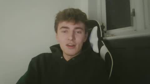 Snapshot of luciancrowe chatting on January 30, 5:28 pm Lucian online show from January 30, 5:28 pm