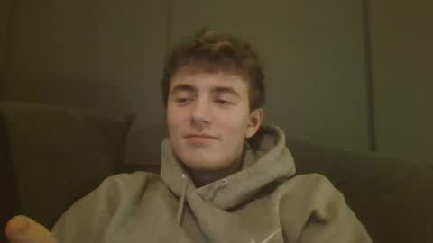 Snapshot of luciancrowe chatting on January 31, 12:50 am Lucian online show from January 31, 12:50 am