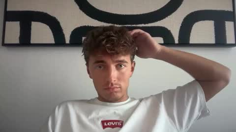 Snapshot of luciancrowe chatting on October 10, 12:15 pm Lucian online show from October 10, 12:15 pm