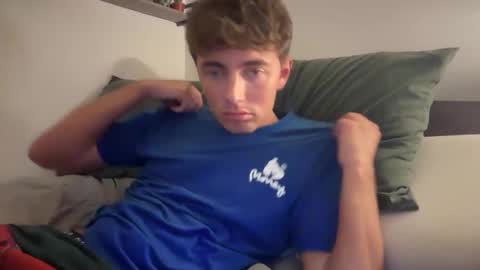 Snapshot of luciancrowe chatting on October 17, 8:00 pm Lucian online show from October 17, 8:00 pm