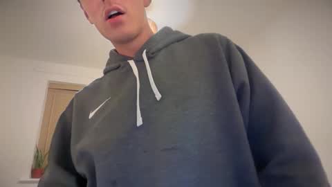 Snapshot of luciancrowe chatting on October 23, 9:46 pm Lucian online show from October 23, 9:46 pm