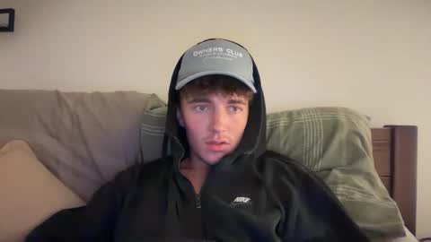 Snapshot of luciancrowe chatting on November 3, 11:04 pm Lucian online show from November 3, 11:04 pm