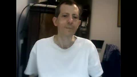 Snapshot of lucianoaxel chatting on January 17, 1:32 am Luciano online show from January 17, 1:32 am