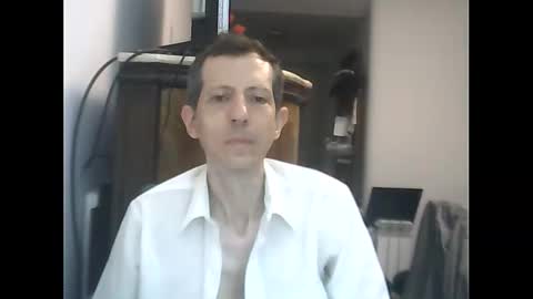 Snapshot of lucianoaxel chatting on February 3, 12:53 am Luciano online show from February 3, 12:53 am