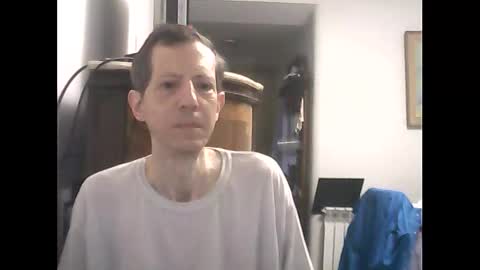 Snapshot of lucianoaxel chatting on February 20, 10:16 am Luciano online show from February 20, 10:16 am