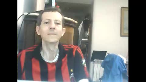 Snapshot of lucianoaxel chatting on March 2, 1:41 am Luciano online show from March 2, 1:41 am