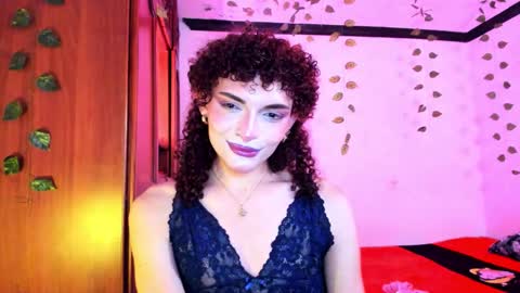 Snapshot of lucianromeo17 chatting on November 30, 6:06 am Lucy or Lucian 3 Come to my social Links3 online show from November 30, 6:06 am