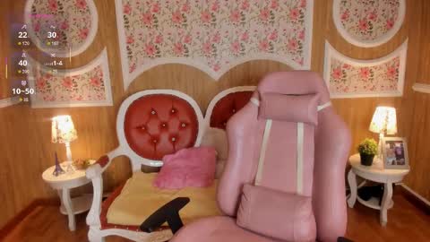 Snapshot of lucielace chatting on December 19, 12:12 pm Call Me Lucie ONLINE GTM -5 7001400 online show from December 19, 12:12 pm