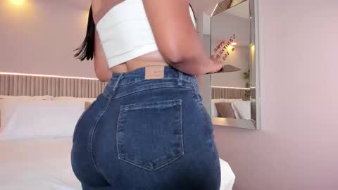 Snapshot of luciemillerr chatting on February 16, 5:20 pm lucie online show from February 16, 5:20 pm