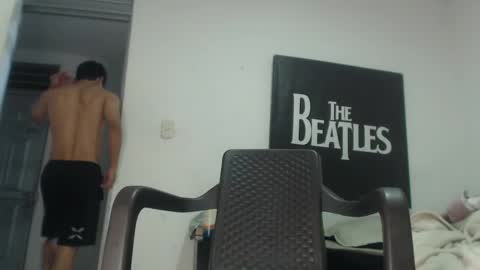 Snapshot of lucifferr_ chatting on February 24, 5:00 am leonel online show from February 24, 5:00 am